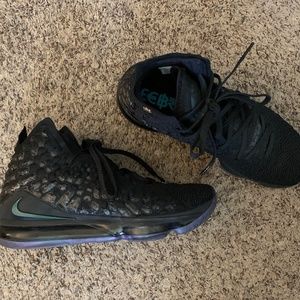 Lebron 17 “Global Currency”